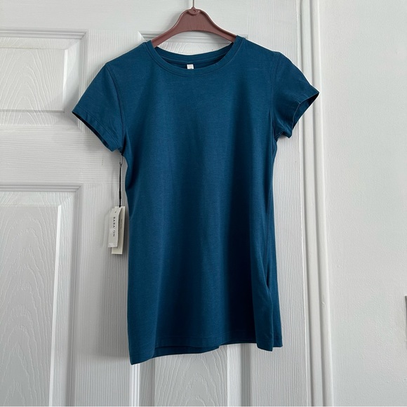 Aritzia Babaton foundation T-shirt - Picture 7 of 7